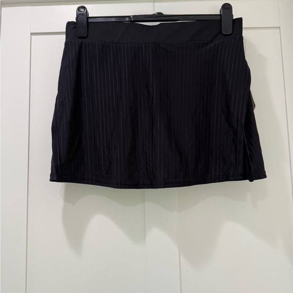 Move Theology Black Skort - Picture 1 of 5